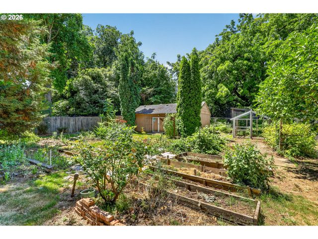 5715 Ne 48th Ave, Portland, OR 97218