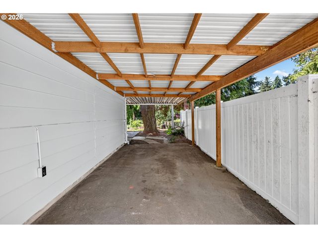 5715 Ne 48th Ave, Portland, OR 97218