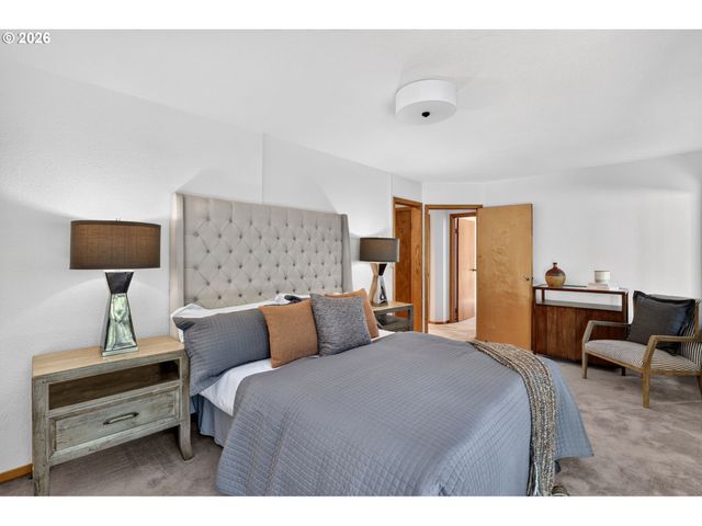 5715 Ne 48th Ave, Portland, OR 97218