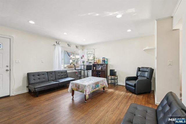 84 Richmond Street, Lodi, NJ 07644