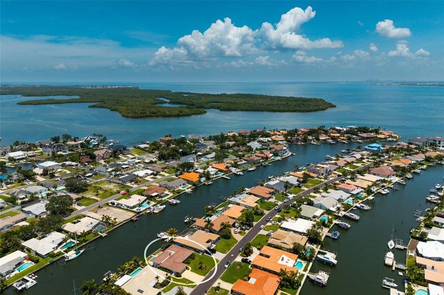 2011 MICHIGAN AVENUE NE, St Petersburg, FL 33703