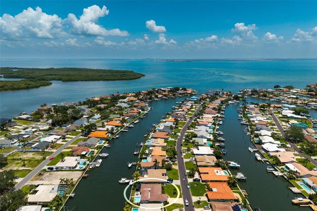 2011 MICHIGAN AVENUE NE, St Petersburg, FL 33703