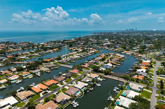 2011 MICHIGAN AVENUE NE, St Petersburg, FL 33703