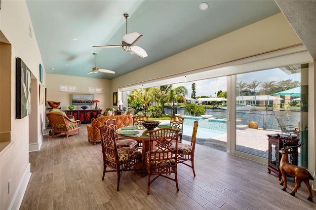 2011 MICHIGAN AVENUE NE, St Petersburg, FL 33703