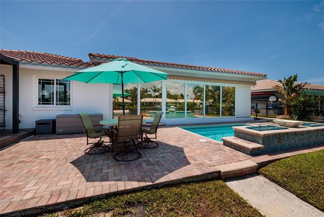 2011 MICHIGAN AVENUE NE, St Petersburg, FL 33703