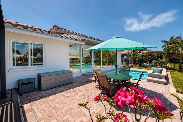 2011 MICHIGAN AVENUE NE, St Petersburg, FL 33703