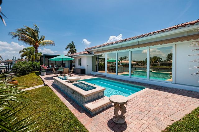 2011 MICHIGAN AVENUE NE, St Petersburg, FL 33703