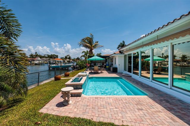 2011 MICHIGAN AVENUE NE, St Petersburg, FL 33703