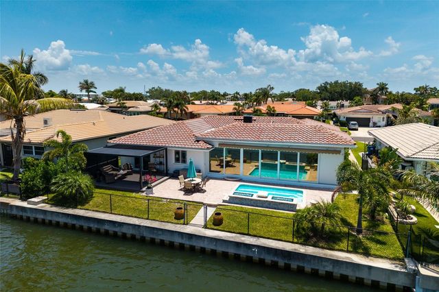 2011 MICHIGAN AVENUE NE, St Petersburg, FL 33703