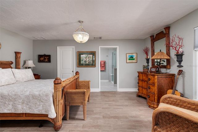 2011 MICHIGAN AVENUE NE, St Petersburg, FL 33703