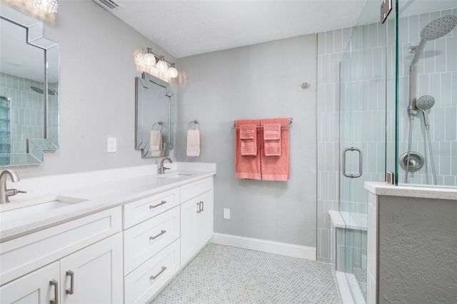 2011 MICHIGAN AVENUE NE, St Petersburg, FL 33703