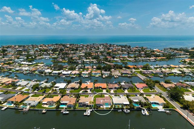 2011 MICHIGAN AVENUE NE, St Petersburg, FL 33703