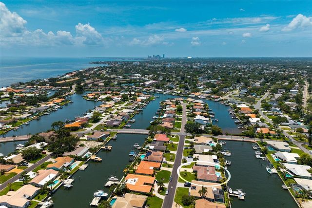 2011 MICHIGAN AVENUE NE, St Petersburg, FL 33703