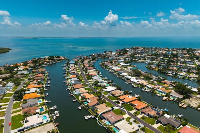 2011 MICHIGAN AVENUE NE, St Petersburg, FL 33703