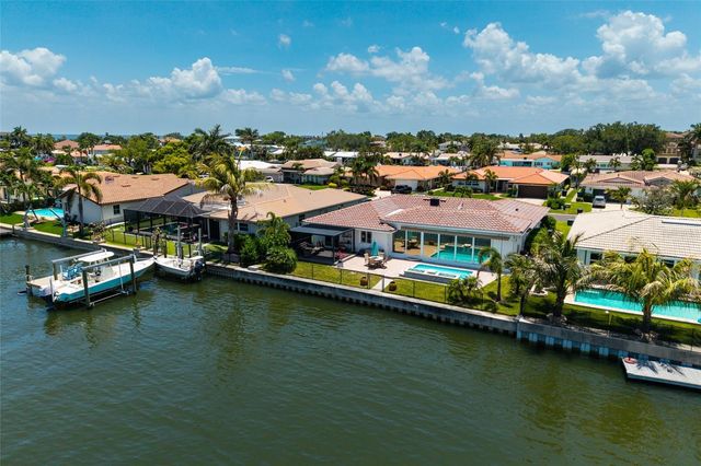 2011 MICHIGAN AVENUE NE, St Petersburg, FL 33703