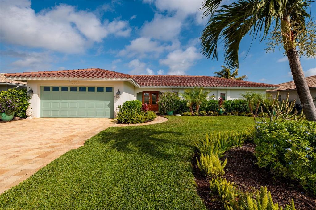 2011 MICHIGAN AVENUE NE, St Petersburg, FL 33703