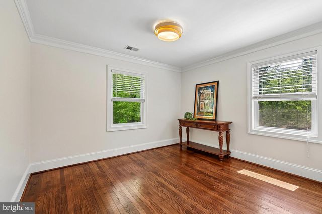 11341 CRESCENT DR, Fairfax, VA 22030