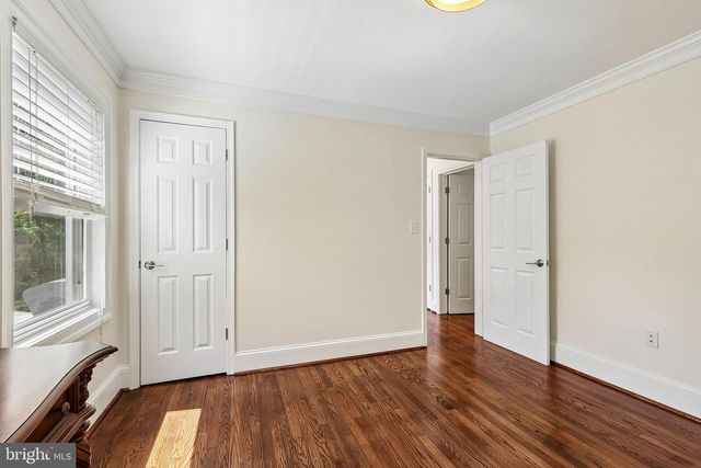 11341 CRESCENT DR, Fairfax, VA 22030