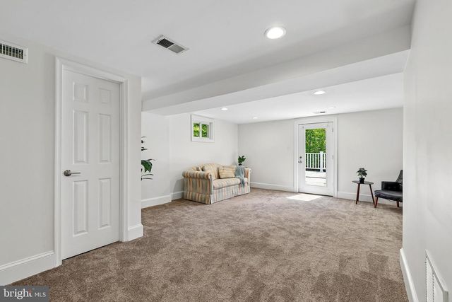 11341 CRESCENT DR, Fairfax, VA 22030