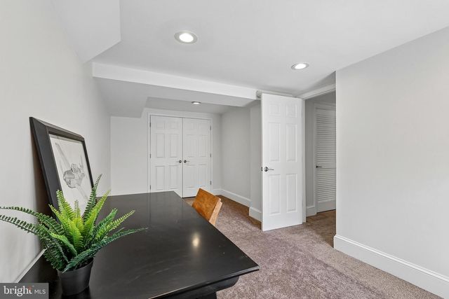 11341 CRESCENT DR, Fairfax, VA 22030