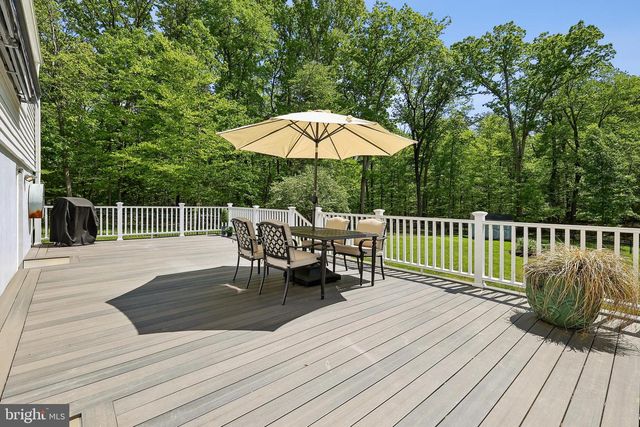 11341 CRESCENT DR, Fairfax, VA 22030