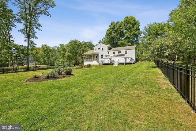 11341 CRESCENT DR, Fairfax, VA 22030
