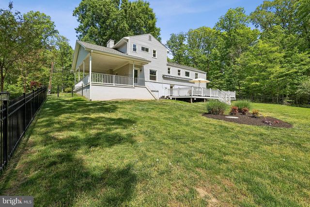 11341 CRESCENT DR, Fairfax, VA 22030