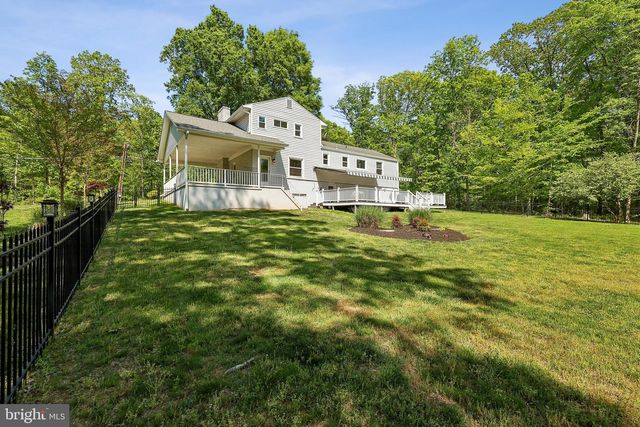 11341 CRESCENT DR, Fairfax, VA 22030