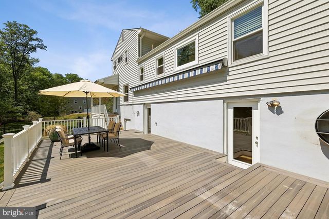 11341 CRESCENT DR, Fairfax, VA 22030