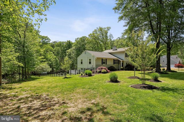 11341 CRESCENT DR, Fairfax, VA 22030