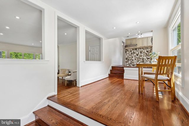 11341 CRESCENT DR, Fairfax, VA 22030