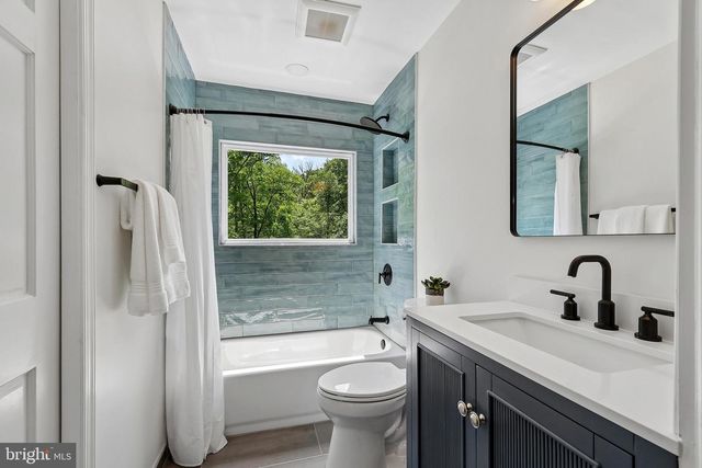 11341 CRESCENT DR, Fairfax, VA 22030