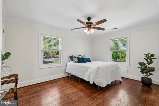 11341 CRESCENT DR, Fairfax, VA 22030