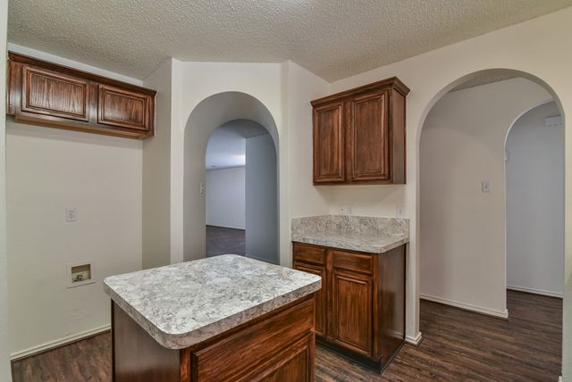 307 Stell Avenue, Mansfield, TX 76063