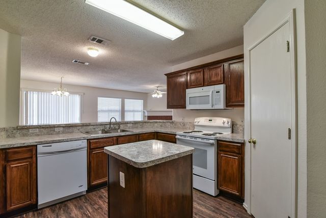 307 Stell Avenue, Mansfield, TX 76063