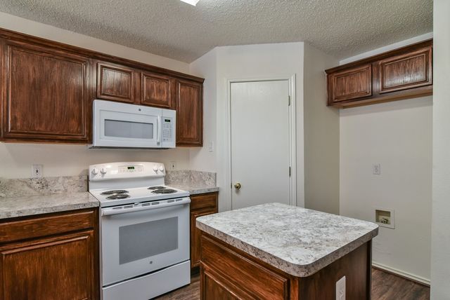 307 Stell Avenue, Mansfield, TX 76063