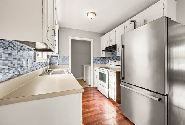 1002 Winesap Rd, Clarksville, TN 37040