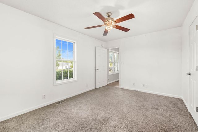 1002 Winesap Rd, Clarksville, TN 37040