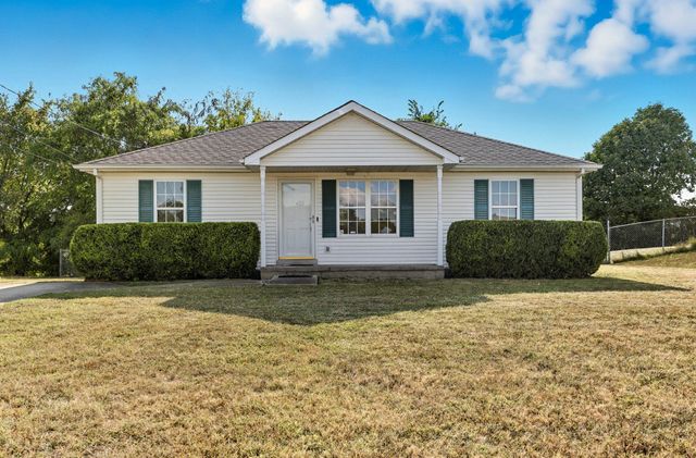 1002 Winesap Rd, Clarksville, TN 37040