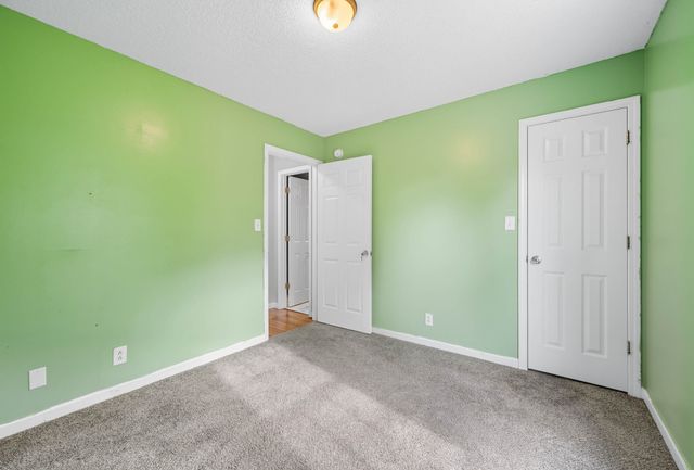 1002 Winesap Rd, Clarksville, TN 37040