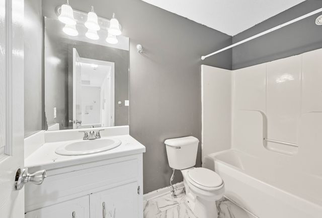 1002 Winesap Rd, Clarksville, TN 37040