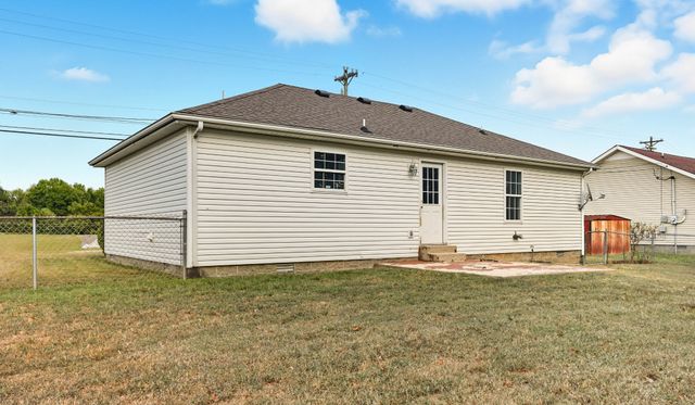 1002 Winesap Rd, Clarksville, TN 37040