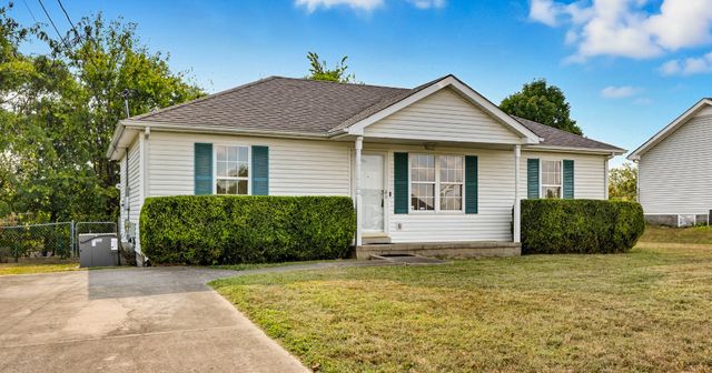 1002 Winesap Rd, Clarksville, TN 37040