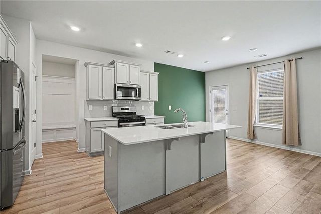 2747 Malton Way, Loganville, GA 30052