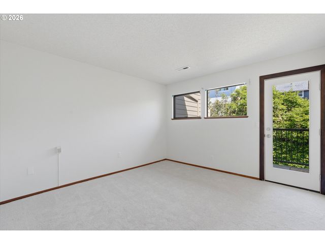 351 Se 146TH Ave 8, Portland, OR 97233
