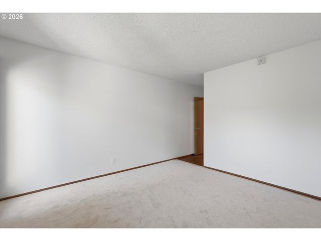 351 Se 146TH Ave 8, Portland, OR 97233