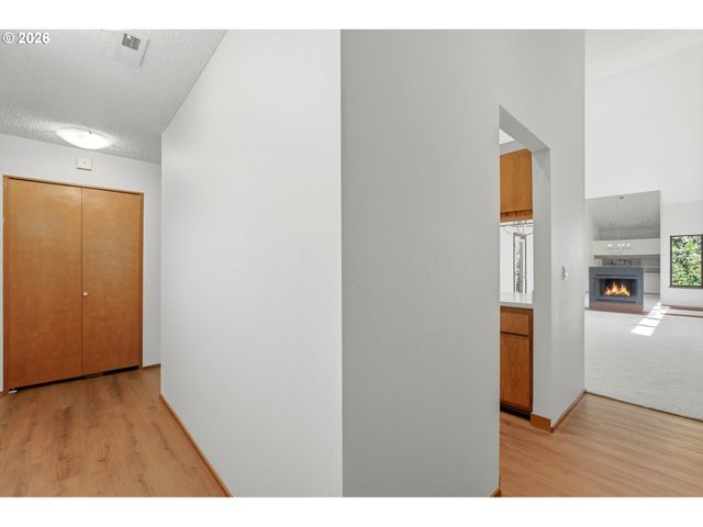 351 Se 146TH Ave 8, Portland, OR 97233