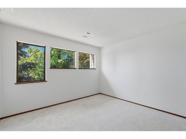 351 Se 146TH Ave 8, Portland, OR 97233