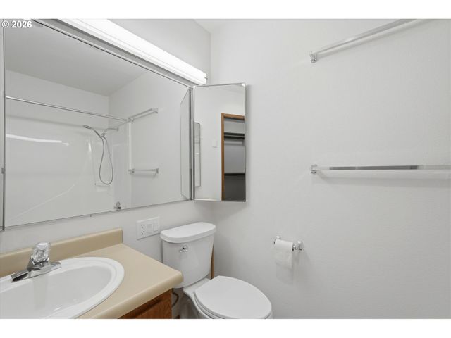 351 Se 146TH Ave 8, Portland, OR 97233
