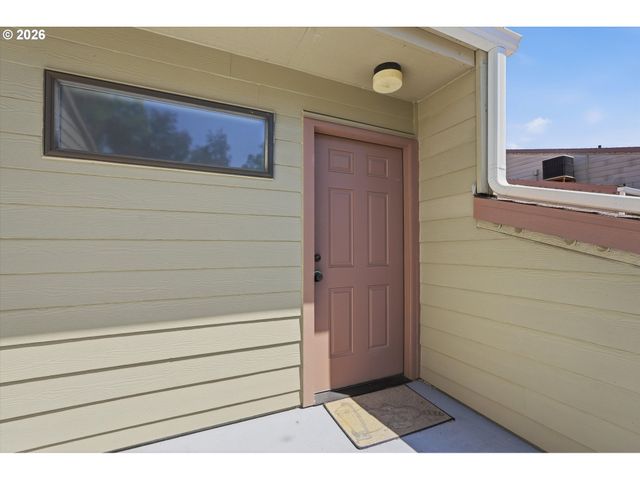 351 Se 146TH Ave 8, Portland, OR 97233
